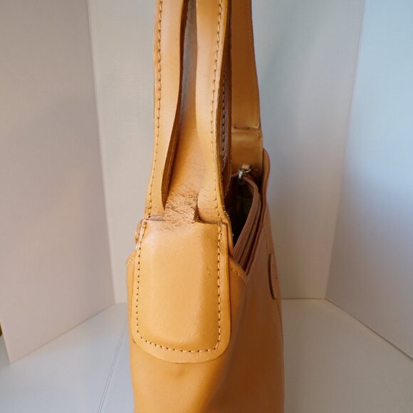 Tod's Leather Shoulder Handbag Purse Camel Color - Picture 11 of 15